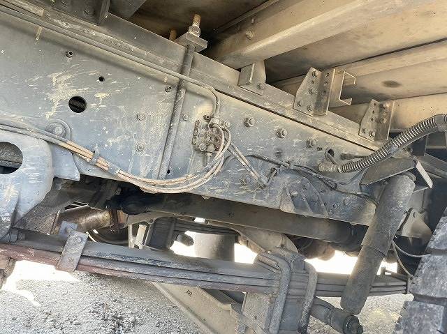 UDトラックスクオンアルミウイング大型（10t）[写真11]