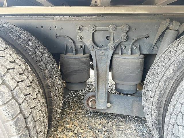 UDトラックスクオンアルミウイング大型（10t）[写真12]