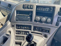 UDトラックスクオンアルミウイング大型（10t）[写真20]