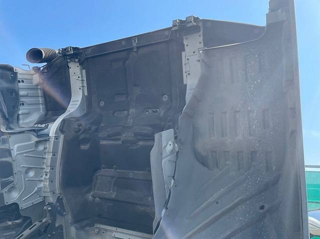 UDトラックスクオンアルミウイング大型（10t）[写真27]