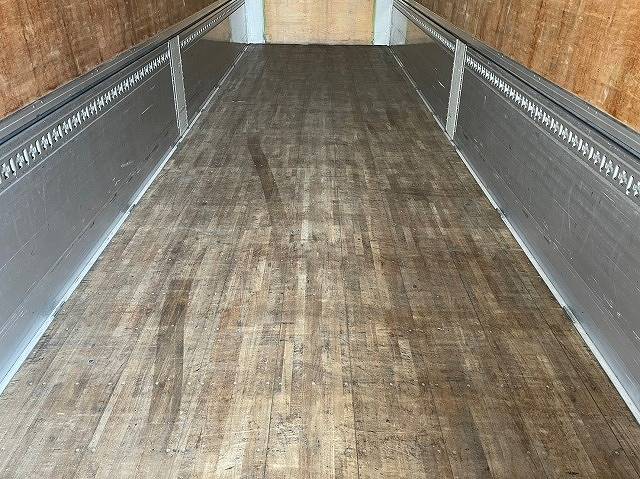 UDトラックスクオンアルミウイング大型（10t）[写真09]