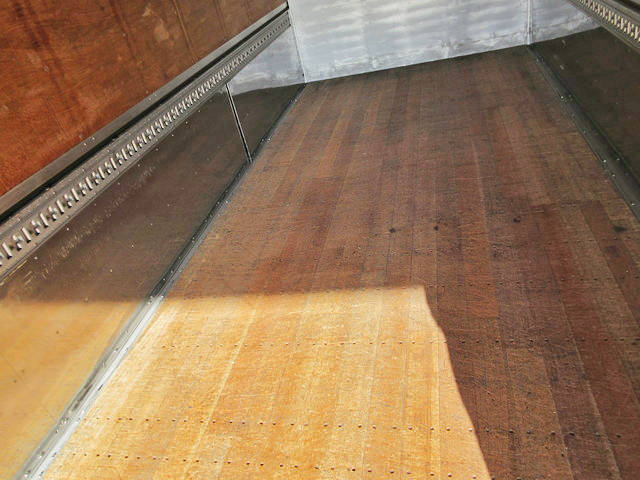 日野プロフィアアルミウイング大型（10t）[写真13]