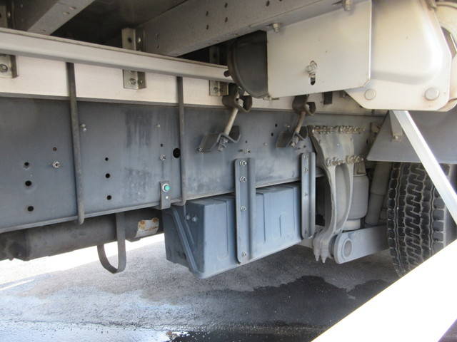 日野プロフィアアルミウイング大型（10t）[写真08]