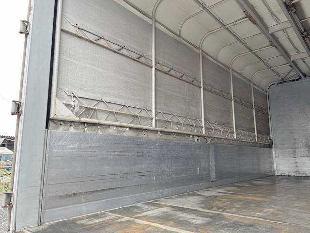 日野レンジャー幌ウイング中型（4t）[写真14]