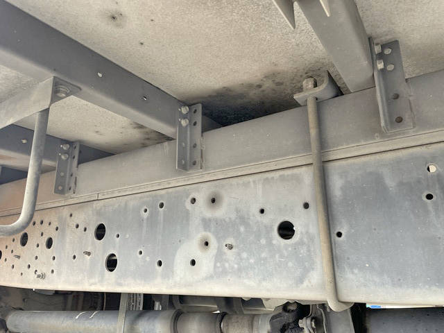 日野レンジャー幌ウイング中型（4t）[写真23]