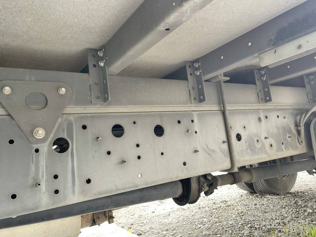 日野レンジャー幌ウイング中型（4t）[写真24]