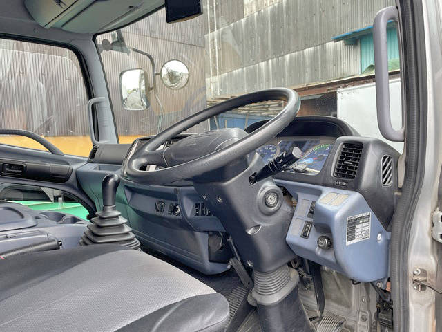 日野レンジャー幌ウイング中型（4t）[写真33]