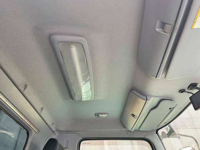 日野レンジャー幌ウイング中型（4t）[写真34]