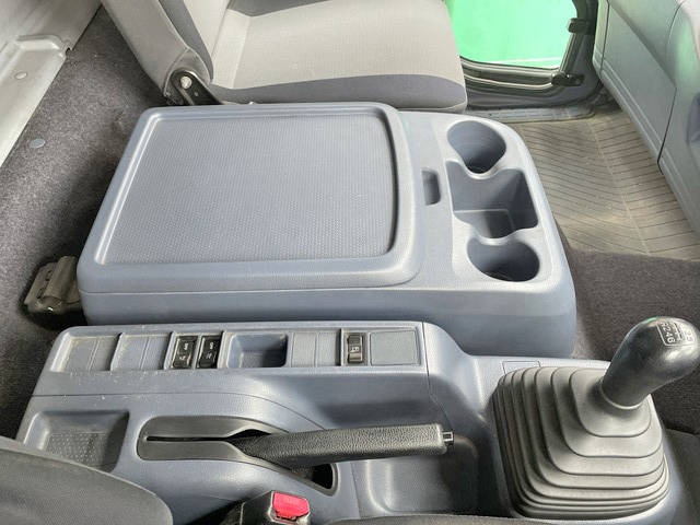 日野レンジャー幌ウイング中型（4t）[写真35]