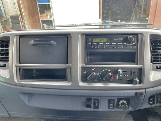 日野レンジャー幌ウイング中型（4t）[写真36]