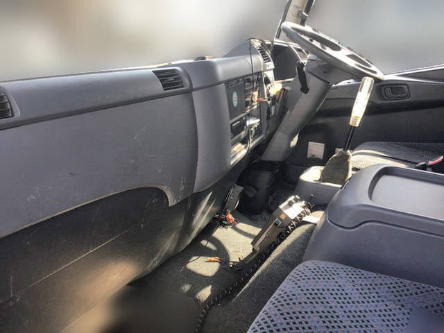 三菱ふそうファイターセルフクレーン3段増トン（6t・8t）[写真26]