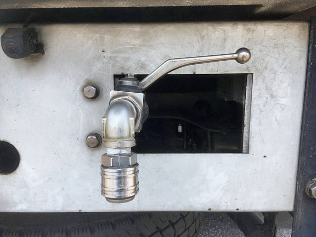 トヨタダイナ高圧洗浄車小型（2t・3t）[写真16]