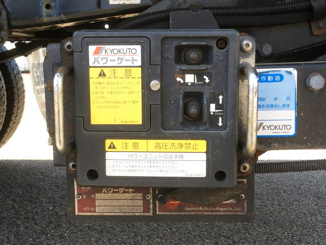 いすゞエルフアルミバン小型（2t・3t）[写真12]