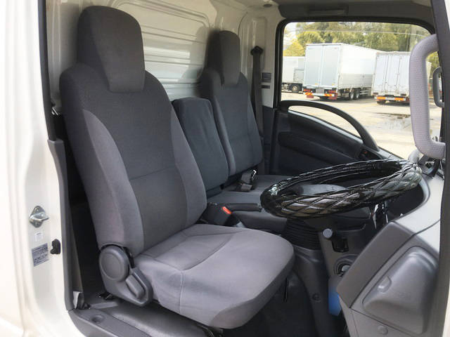 いすゞエルフアルミバン小型（2t・3t）[写真30]