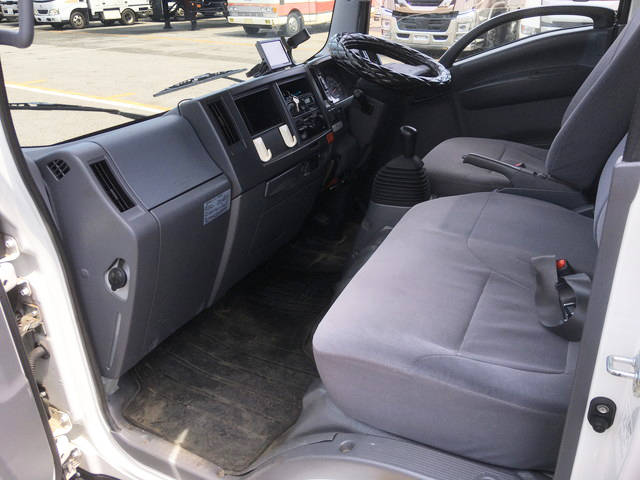 いすゞエルフアルミバン小型（2t・3t）[写真32]