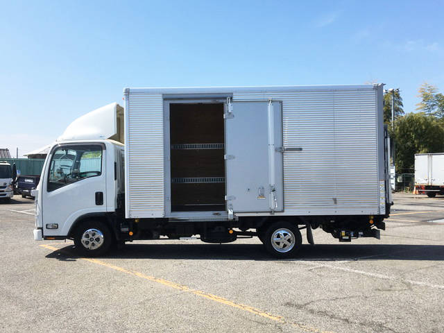 いすゞエルフアルミバン小型（2t・3t）[写真06]