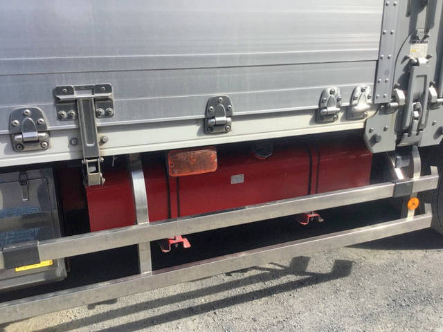 いすゞフォワードアルミウイング中型（4t）[写真15]