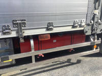 いすゞフォワードアルミウイング中型（4t）[写真15]