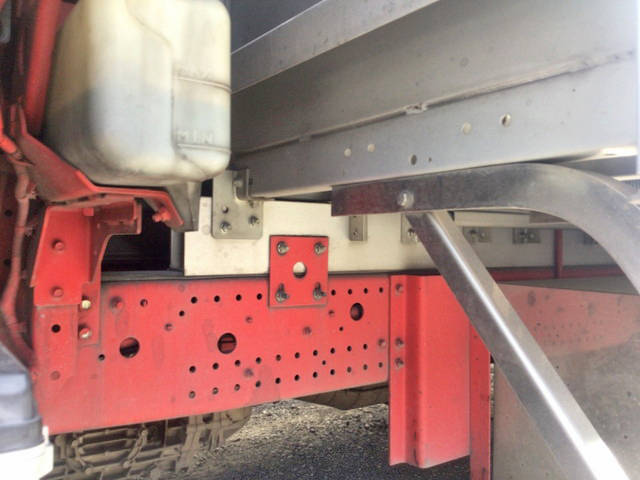 いすゞフォワードアルミウイング中型（4t）[写真18]