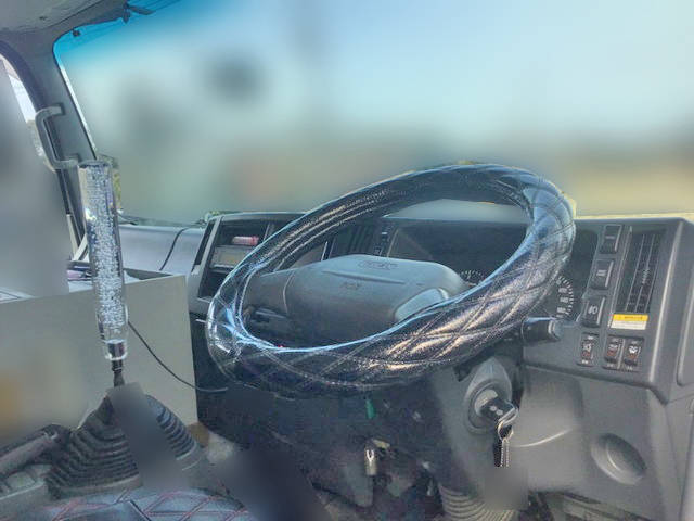 いすゞフォワードアルミウイング中型（4t）[写真22]