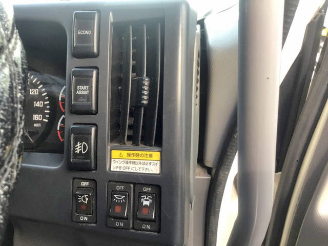 いすゞフォワードアルミウイング中型（4t）[写真28]