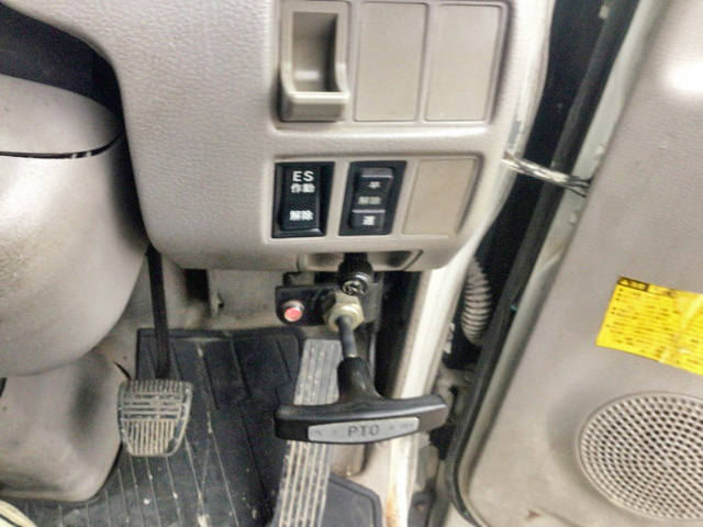 トヨタダイナクレーン6段小型（2t・3t）[写真30]