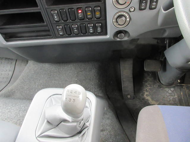 三菱ふそうファイターアルミバン中型（4t）[写真16]