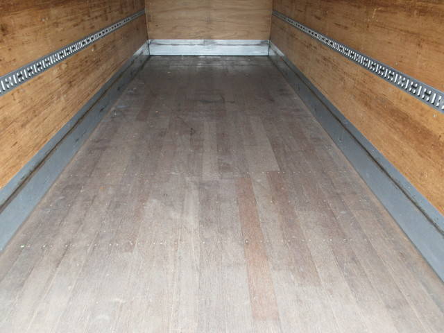 三菱ふそうファイターアルミバン中型（4t）[写真07]