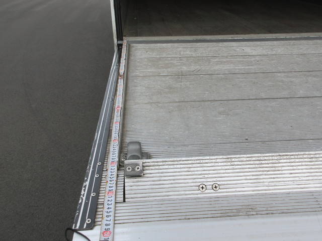 三菱ふそうファイターアルミバン中型（4t）[写真09]