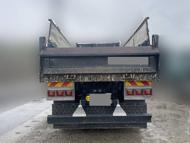 いすゞギガダンプ大型（10t）[写真10]