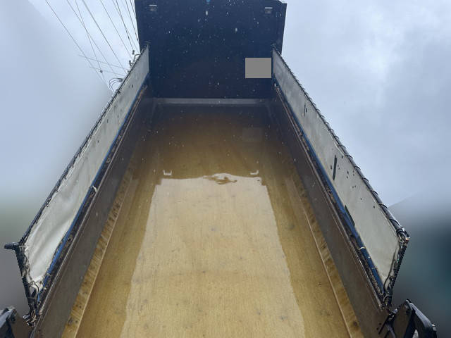 いすゞギガダンプ大型（10t）[写真12]