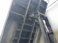 いすゞギガダンプ大型（10t）[写真13]