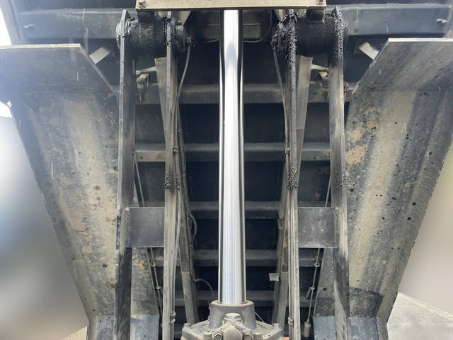 いすゞギガダンプ大型（10t）[写真15]