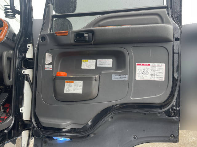 いすゞギガダンプ大型（10t）[写真23]