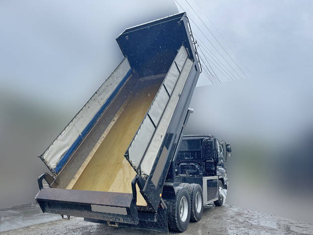 いすゞギガダンプ大型（10t）[写真03]