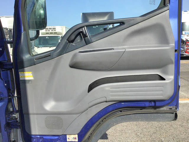 三菱ふそうキャンター冷凍車（冷蔵車）小型（2t・3t）[写真30]