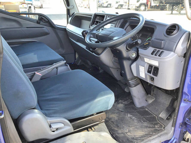 三菱ふそうキャンター冷凍車（冷蔵車）小型（2t・3t）[写真34]