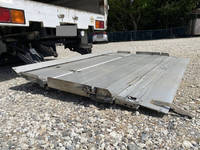 いすゞフォワードアルミウイング増トン（6t・8t）[写真21]