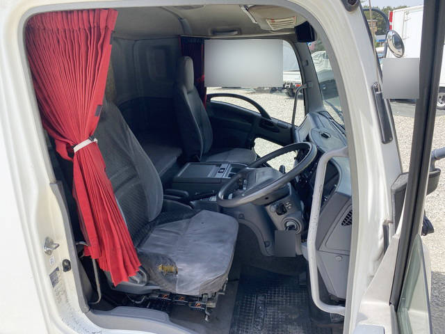 いすゞフォワードアルミウイング増トン（6t・8t）[写真32]