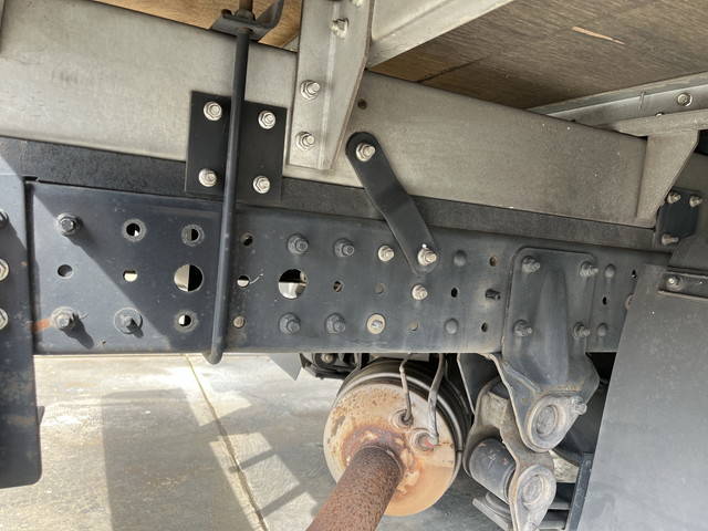 三菱ふそうキャンターアルミバン小型（2t・3t）[写真21]