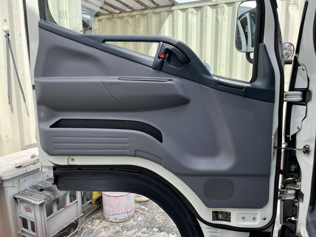 三菱ふそうキャンターアルミバン小型（2t・3t）[写真27]