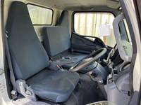 三菱ふそうキャンターアルミバン小型（2t・3t）[写真30]