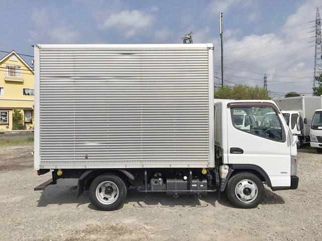 三菱ふそうキャンターアルミバン小型（2t・3t）[写真06]
