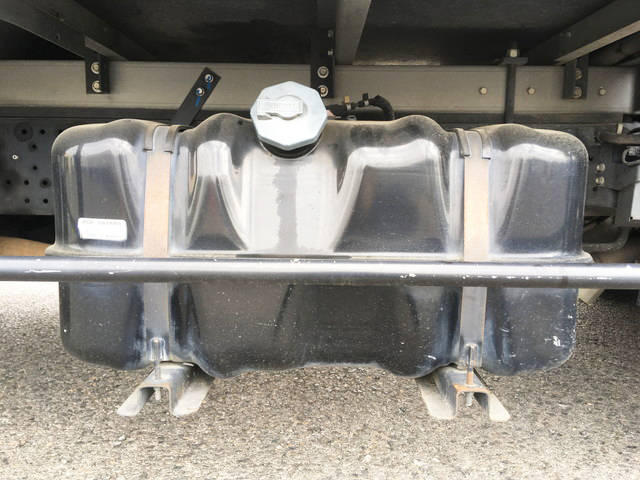 いすゞエルフ冷凍車（冷蔵車）小型（2t・3t）[写真18]