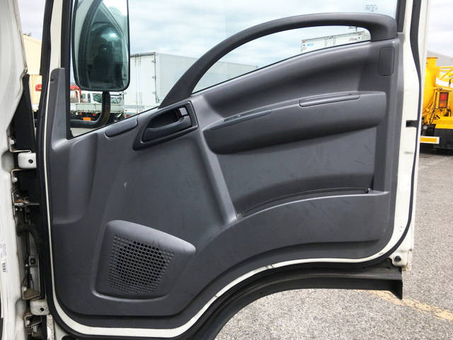 いすゞエルフ冷凍車（冷蔵車）小型（2t・3t）[写真26]