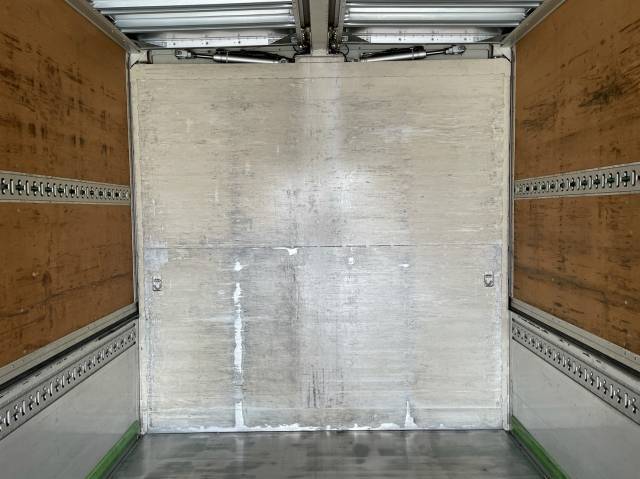 三菱ふそうスーパーグレートアルミウイング大型（10t）[写真11]