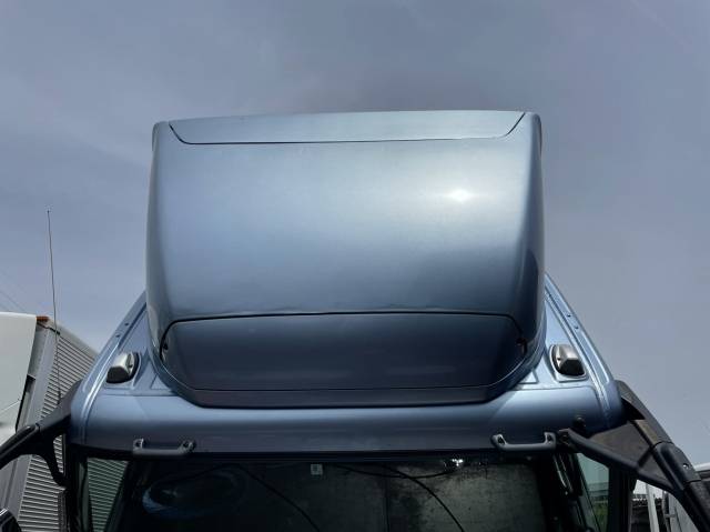 三菱ふそうスーパーグレートアルミウイング大型（10t）[写真15]