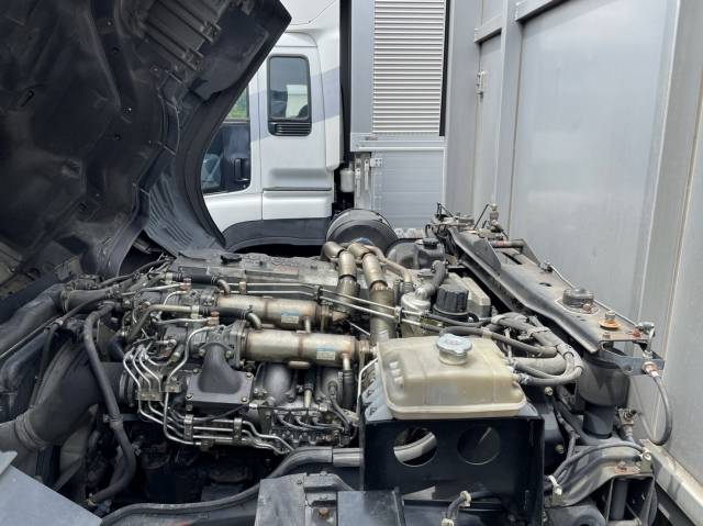 三菱ふそうスーパーグレートアルミウイング大型（10t）[写真17]