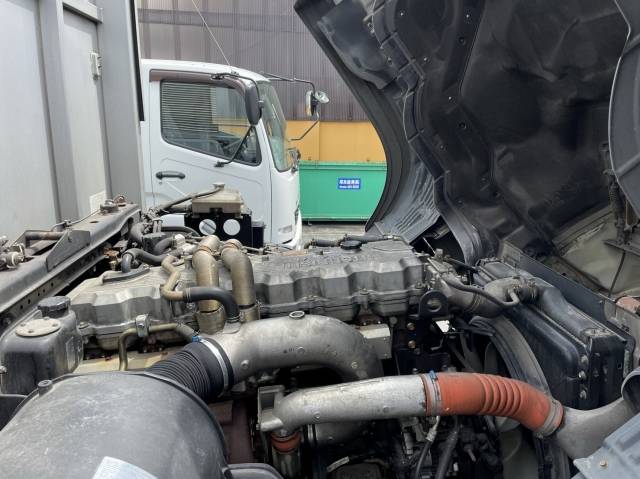 三菱ふそうスーパーグレートアルミウイング大型（10t）[写真18]