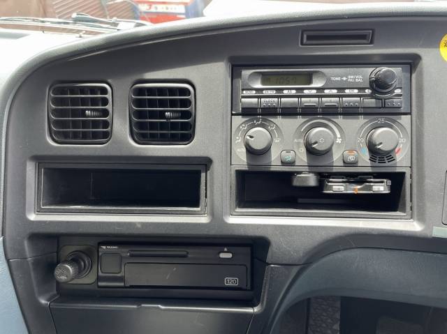 三菱ふそうスーパーグレートアルミウイング大型（10t）[写真37]